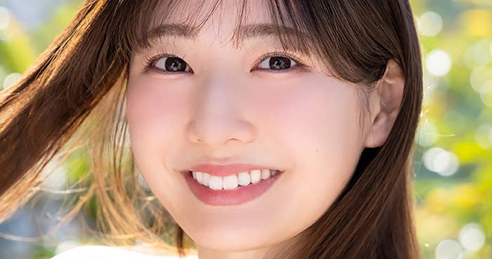 ミスマガジン2027 ベスト20 ヤンマガweb限定グラビア　花守雛
