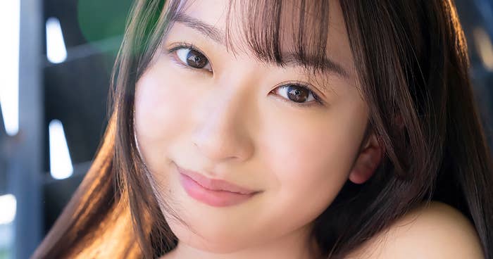 ミスマガジン2027 ベスト20 ヤンマガweb限定グラビア　小山くるみ