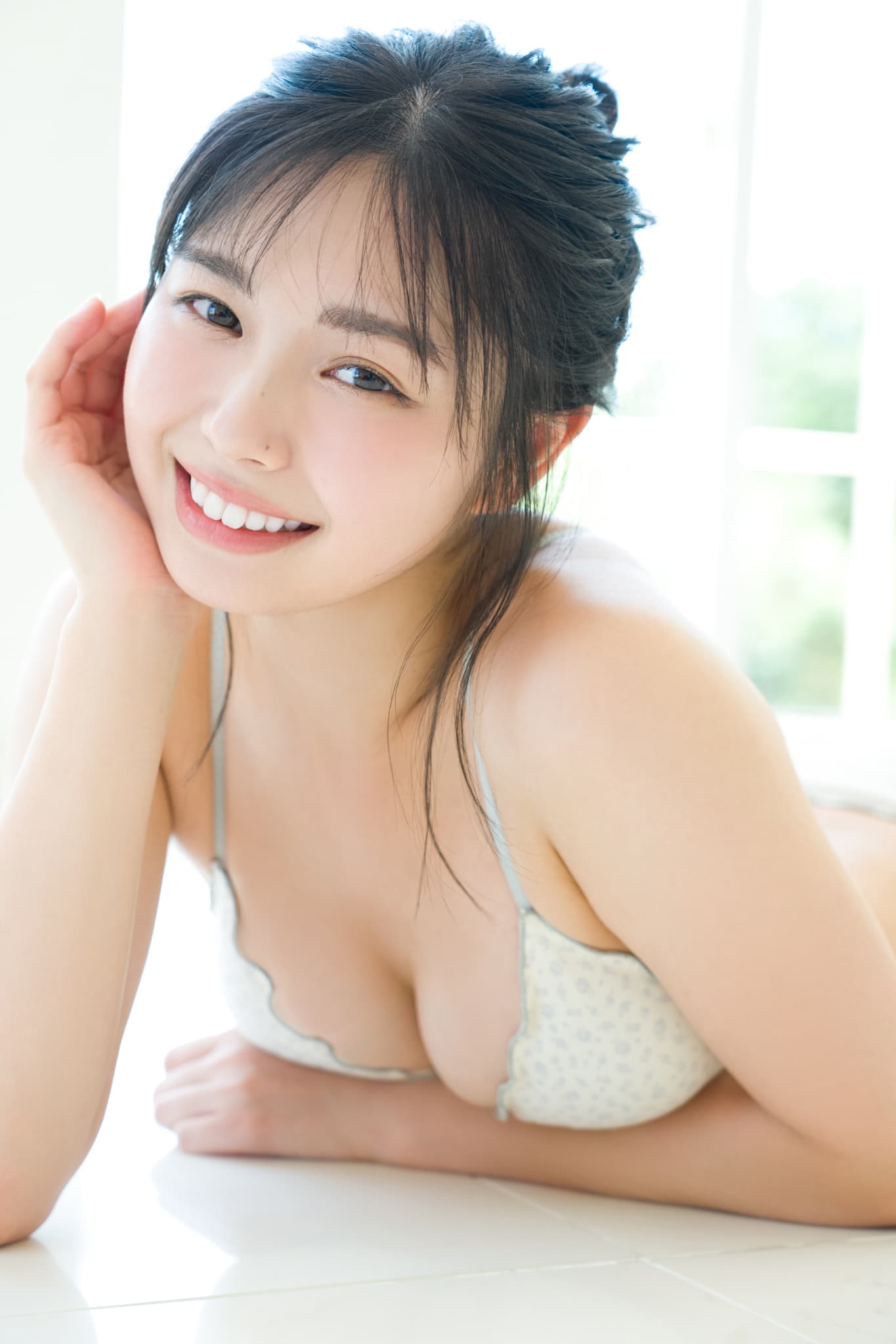 グラビアトップ | ミスマガなどのスペシャルグラビア配信中のヤンマガWeb